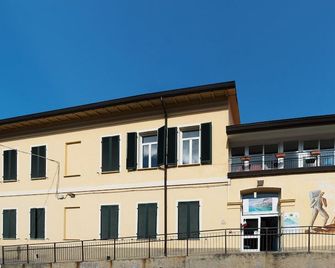 Ostello Tramonti - לה ספציה - בניין