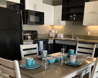 8 min walk to the beach amazing top floor w view - Marina del Rey - Cuisine