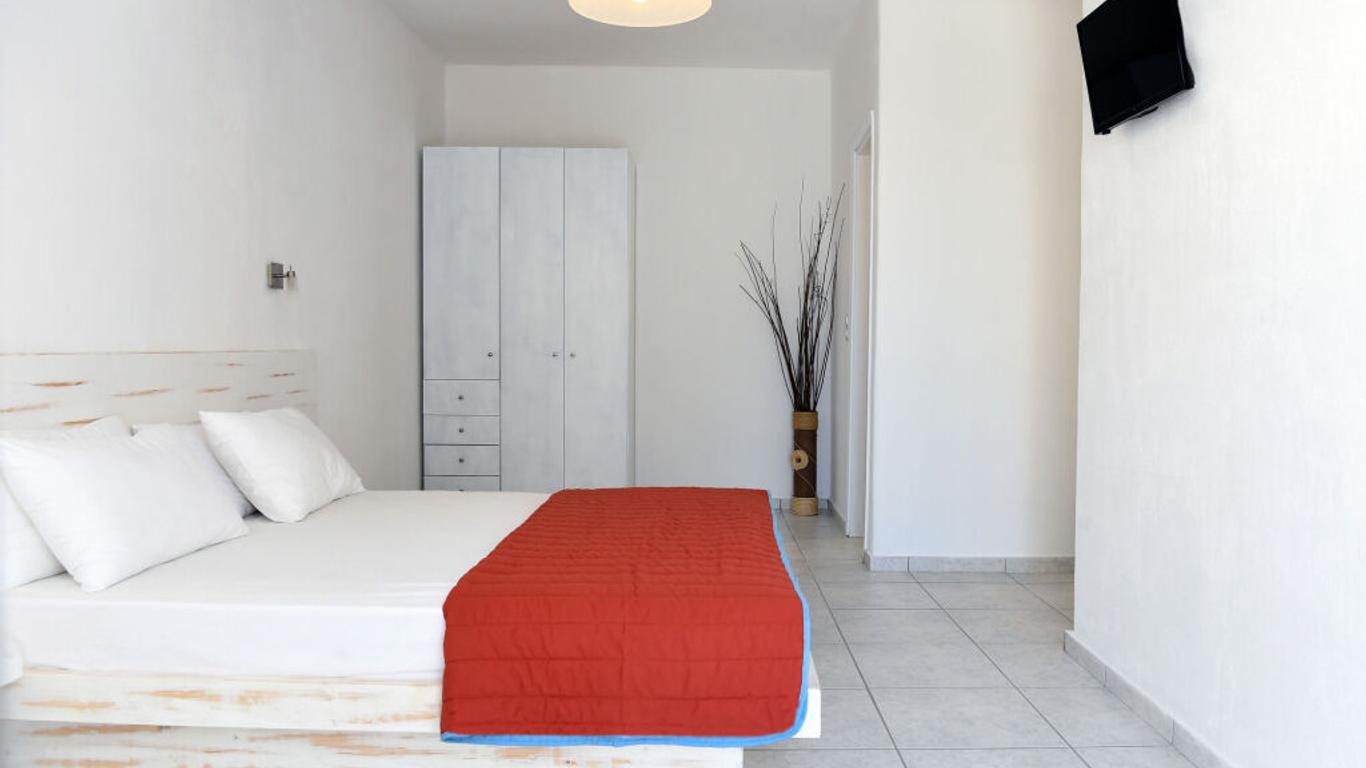 Porto Naoussa - Adults Only