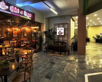 روجين إن - دافاو - مطعم