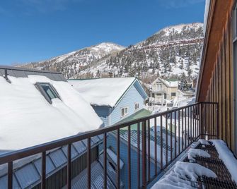 Hruza Hideout by Avantstay Walkable Location + Free Ski Shuttle, Mountain View - Telluride - Balcony