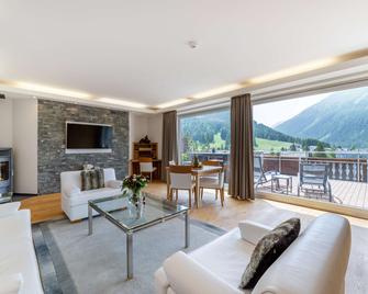 Turmhotel Victoria Davos - Davos - Living room