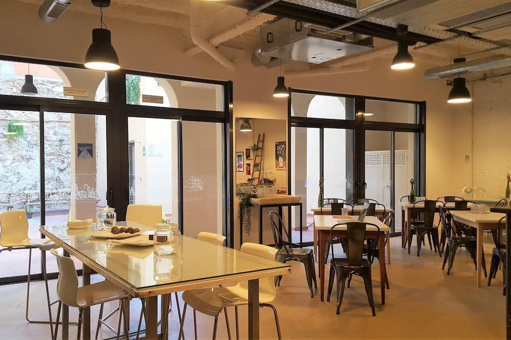 بيت الشباب تين تو غو