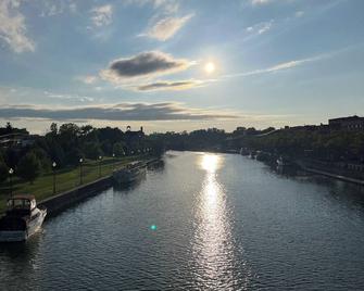 Historic Downtown Seneca Falls Apartment - Seneca Falls