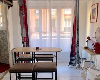 Fully Equipped Apt for 3, near Negresco Nice - Nice - Dining room