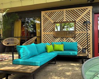 Artist Condo - Beaumont - Patio