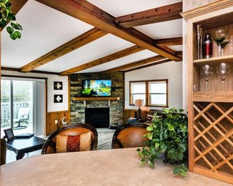 Lake House Waterfront Cabin Stunning views best home for bird watchers serenity - Galloway - Dining room
