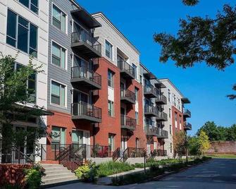 Essence Uptown Luxury Living - Charlotte - Building