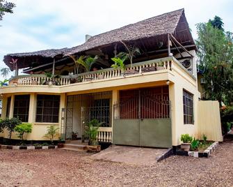 The Secret Garden Hotel Moshi - Moshi - Gebouw