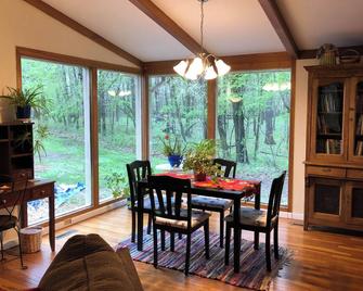 \'A Taste of Heaven\' 3-bedroom house in Fairfield with WiFi, A/C & east entrance - Fairfield - Essbereich