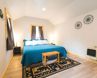 New! Sweet little cabin, Hiking, Fishing, BBQs, fire pits and picnic tables - Talkeetna - Bedroom