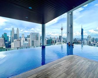 The Colony and the Luxe Infinity Pool - Kuala Lumpur - Basen