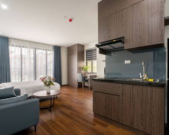 Granda Lake View Hotel & Apartment - Hanoi - Living room