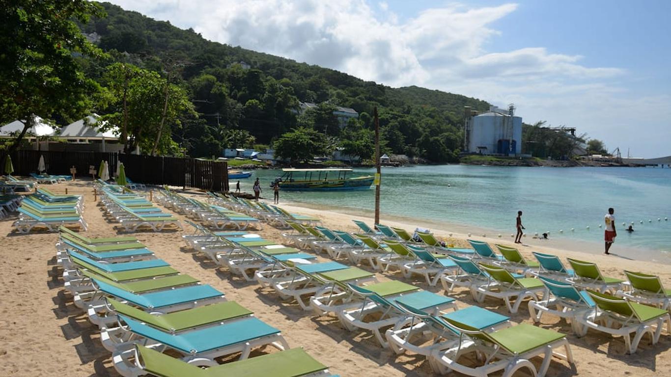 Fishermans Point Resort