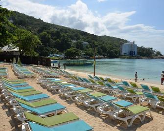 Fishermans Point Resort - Ocho Rios - Beach
