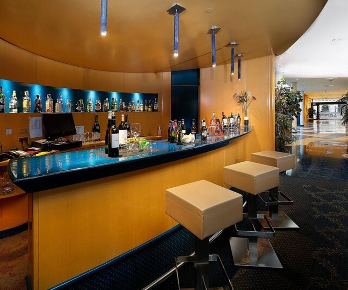 Hcc Montblanc - ברצלונה - בר