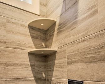 Dock + Kayaks: Alexandria Chain of Lakes Escape! - Alexandria