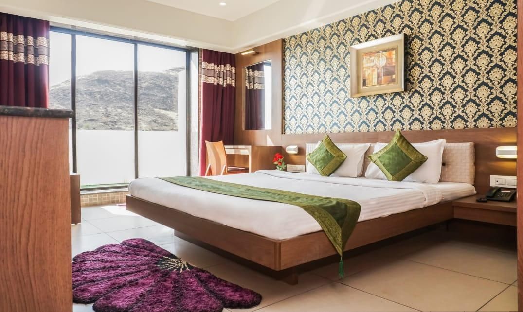 Shri Vitthal Mangalam - Hotel In Satara - Sātāra - Bedroom
