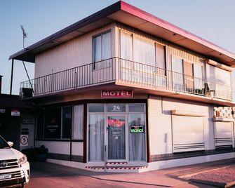 Motel Poinsettia - Puerto Augusta - Edificio