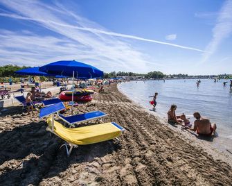 Zaton Holiday Resort Camping Homes - Nin - Platja