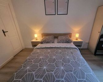 Studio proche gare Vernon Giverny terrasse Parking - Vernon - Bedroom