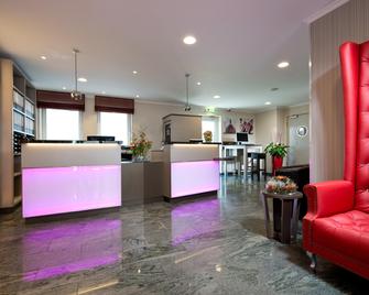 Leonardo Hotel Nürnberg - Nuremberg - Front desk