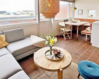 Classy Holiday Home in Henne With Sauna - Henne - Sala de estar
