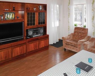 1 Bedroom Lovely Apartment In Kivik - Kivik - Sala de estar
