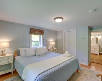 Hot Tub and Fireside Nights! Mtn-View Marshall Home - Marshall - Habitación