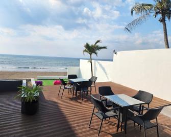 Palm Rose Beach Resort - Nasugbu - Patio