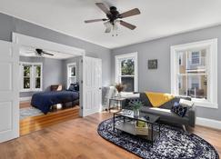 Modern 2 Bedroom in Downtown Providence. - Providence - Wohnzimmer