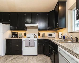 ⁂Pet Friendly⁑Game Room⁑Air Hockey⁑Foosball⁑Darts⁂ - Rapid City - Küche