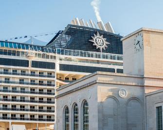 Smart Hotel Napoli - Naples - Building