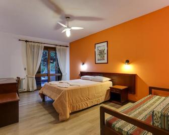 Hotel Alpen Hof - Gramado - Schlafzimmer