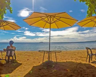 RedDoorz Plus @ Gracey Dive Resort Dumaguete - Dumaguete City - Strand