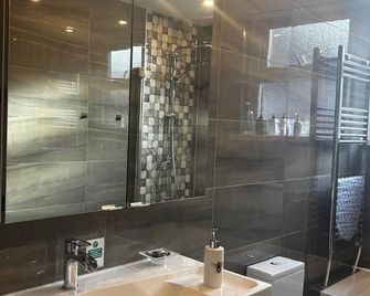 Kayumba Properties Ltd - Leeds