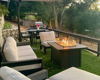 3,000 Off! Sunset Patio w/ fire-pit and Epic views! - Oak View