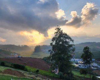 Aj Gable Clouds Ooty By Voye Homes - Ooty - Extérieur