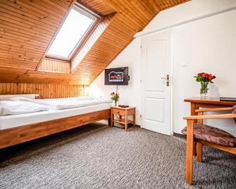 Hotel Squash Centrum - Prievidza - Slaapkamer