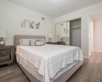 Elm Mountain View Fire pit, quiet and more - Los Angeles - Bedroom