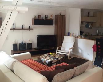 Modern apartment on the outskirts of Weimar - Nohra (Weimarer Land) - Wohnzimmer