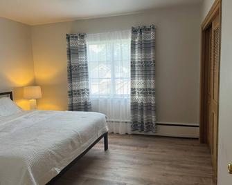 Modern and convenient two bedrooms - Wausau - Habitación