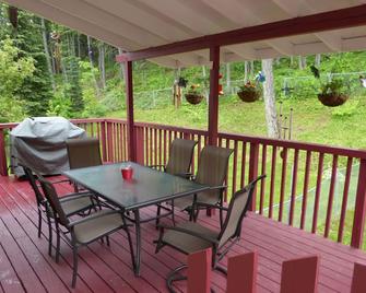 10 Miles To West Glacier Park Entrance! - Hungry Horse - Patio
