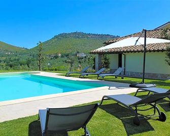 Lo Scrigno Country House - Fara in Sabina - Piscina