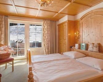Hotel Sonnenhof - Grän - Schlafzimmer