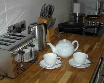 High Street Suites 3 - Ventnor - Kitchen