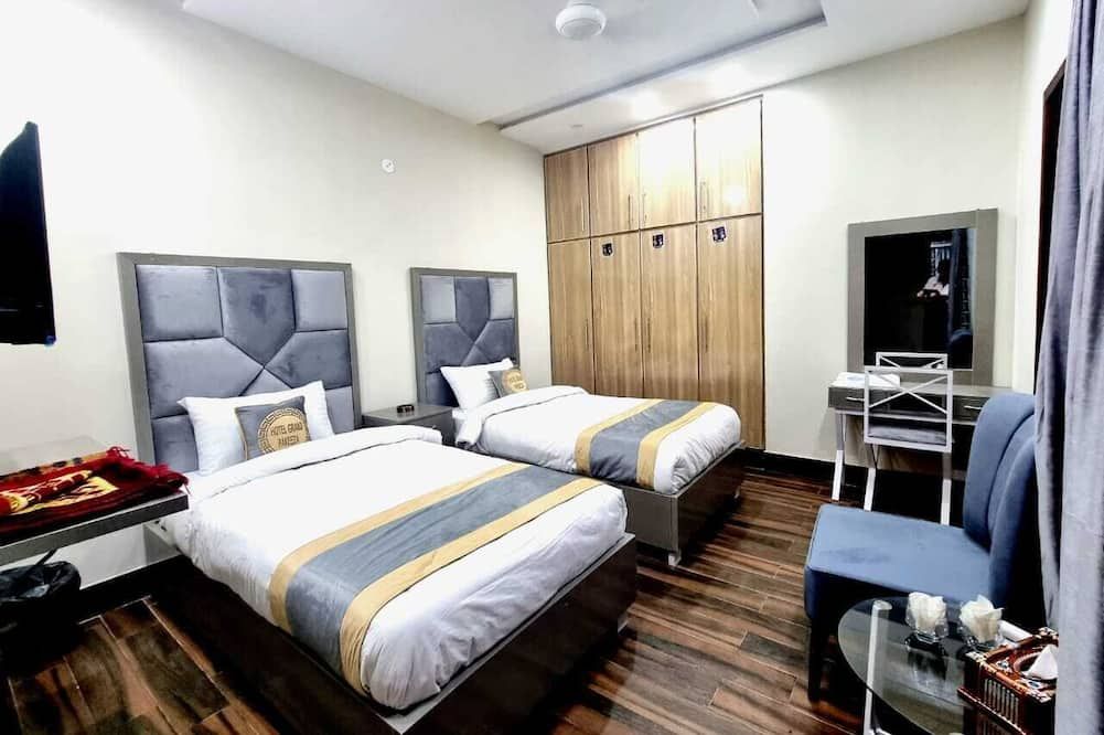 Hotel Grand Pakeeza thumbnail 2