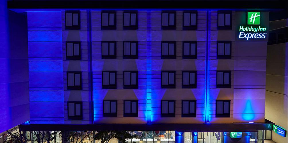 Holiday Inn Express Istanbul Atakoy Metro 36 6 2 Istanbul Hotel Deals Reviews Kayak