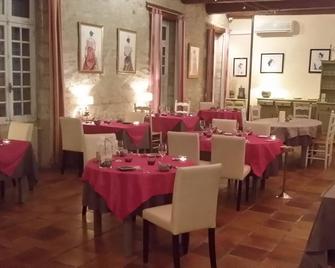 Logis Auberge De Tavel - Saint-Laurent-des-Arbres - Restaurant