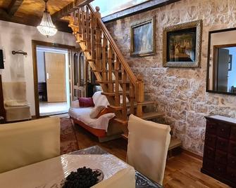 House Old town stone house - Stari Grad - Wohnzimmer